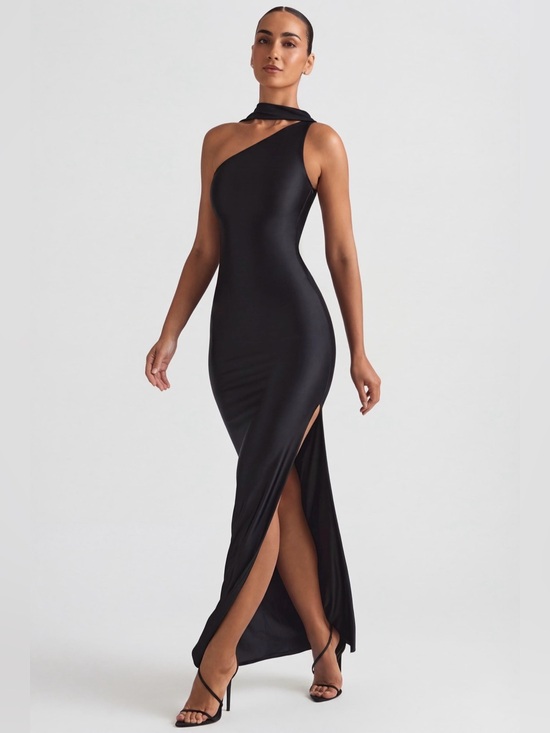 Oh Polly Dresses & Skirts - Oh Polly Sheril Asymmetric Scarf-Detail One Shoulder Maxi Dress with Slit in Blk